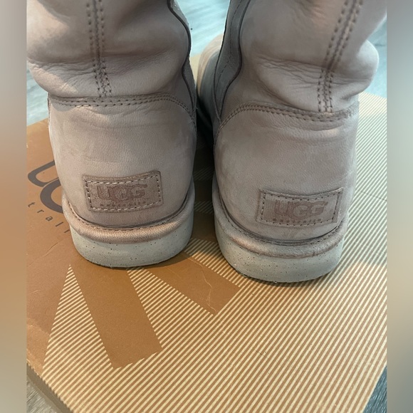 UGG Boots - Picture 4 of 11